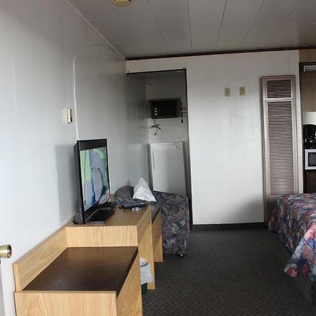 Raval Paradise Motel And Rv Park Youngstown Bagian luar foto