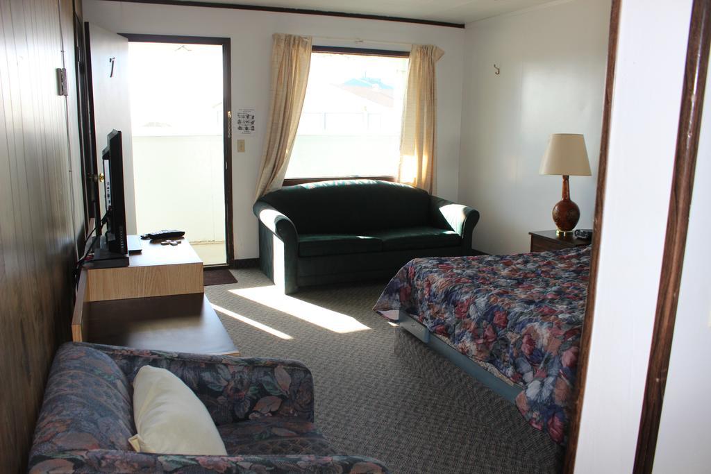 Raval Paradise Motel And Rv Park Youngstown Bagian luar foto