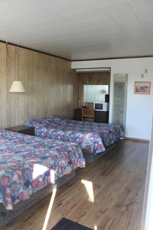 Raval Paradise Motel And Rv Park Youngstown Bagian luar foto