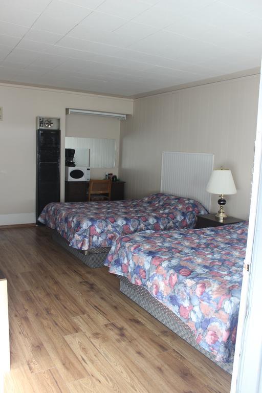 Raval Paradise Motel And Rv Park Youngstown Bagian luar foto