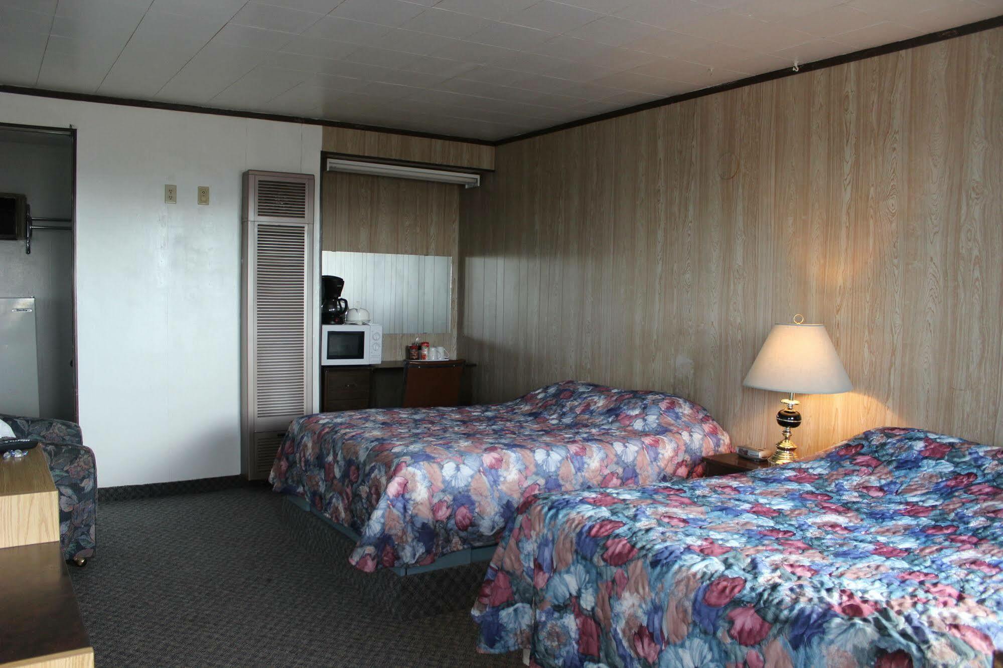 Raval Paradise Motel And Rv Park Youngstown Bagian luar foto