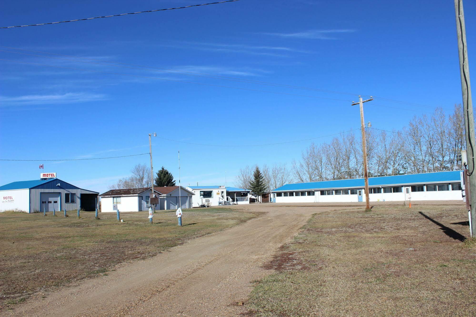 Raval Paradise Motel And Rv Park Youngstown Bagian luar foto